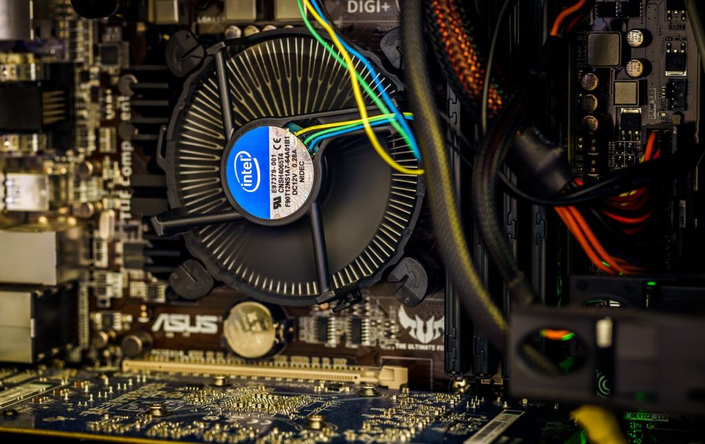 Do Case Fans Spin Without CPU?